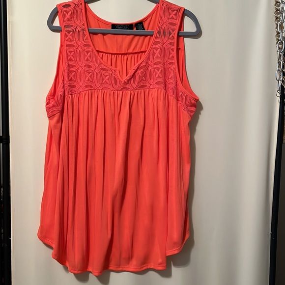 SOLD Crystal Kobe Coral Top XXL - Picture 8 of 9